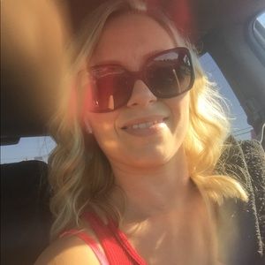 Meet your Posher, Ashly